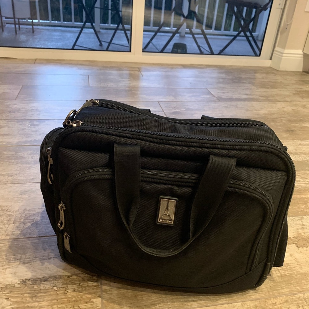 travel pro flight crew tote